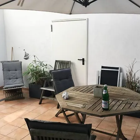 Apartment Hochwertige 4-zimmer-wohnung In Koln-sulz
