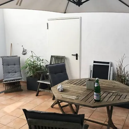 Apartment Hochwertige 4-zimmer-wohnung In Koln-sulz
