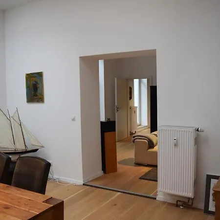 Hochwertige 4-zimmer-wohnung In Koln-sulz *
