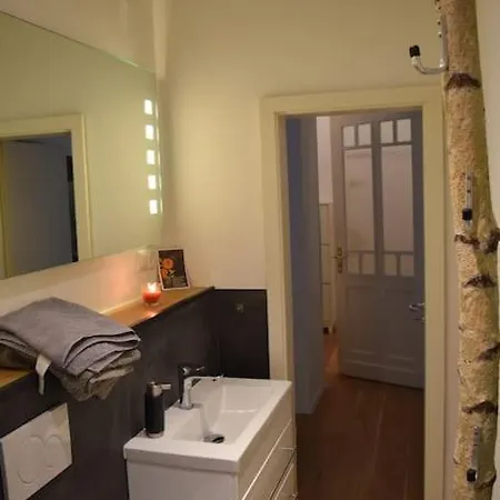 Apartment Hochwertige 4-zimmer-wohnung In Koln-sulz